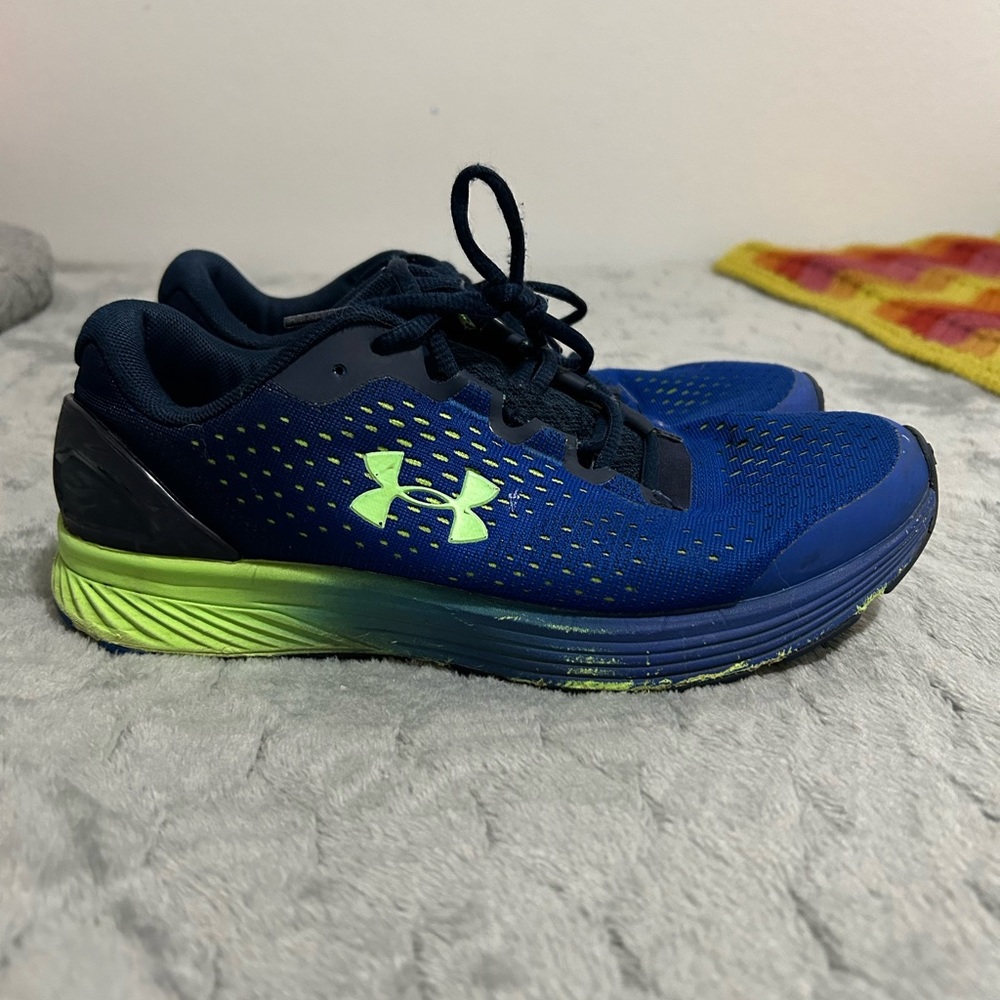 Under Armour boys shoes size 7